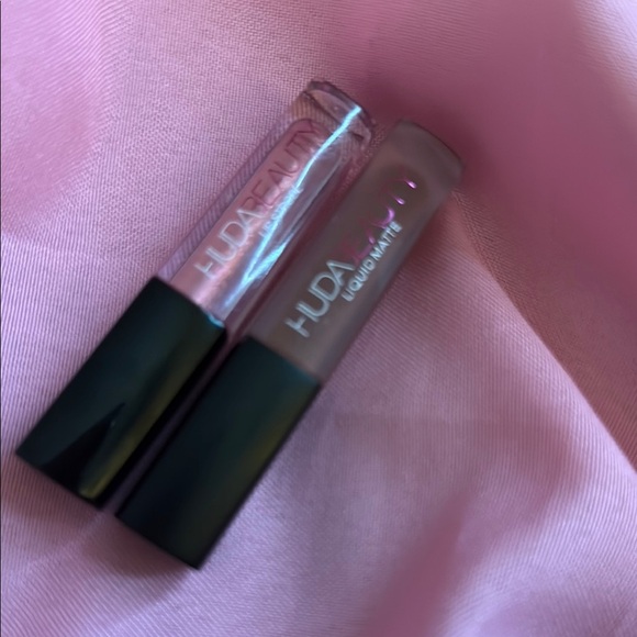 Huda Beauty Pink and Brown Lip Color - Picture 1 of 1